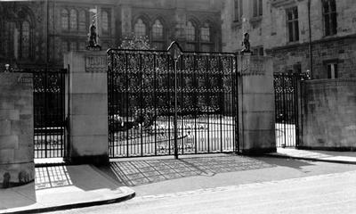 Memorial Gates, University of Glasgow, 1955