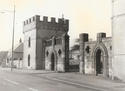 Girnin' Gates, Drumchapel