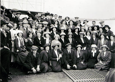 Day Trippers c 1913