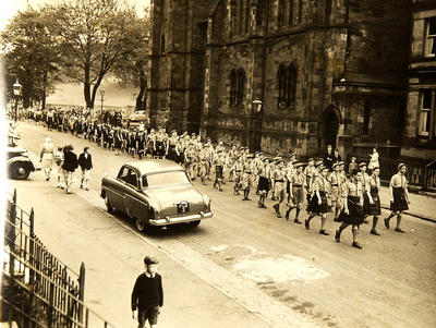 Parade in Balvicar Street