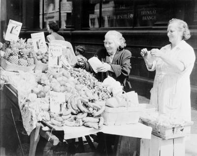 Fruit Barrow, 1955