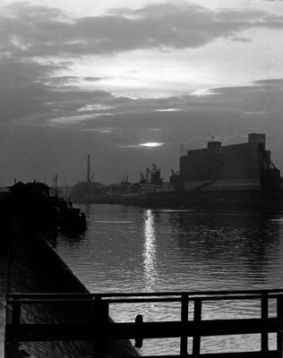 Evening at the Govan Ferry