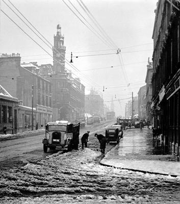 Winter in Great Western Road, 1955